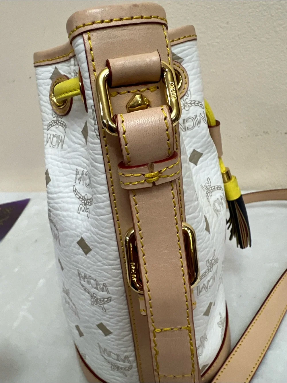 AUTH MCM BUCKET WHITE